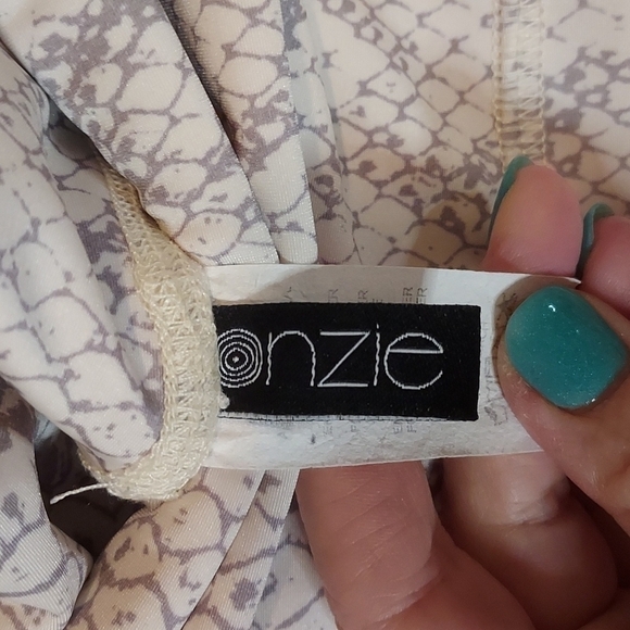 Onzie High Rise Athena Graphic Print Leggings - Picture 7 of 11